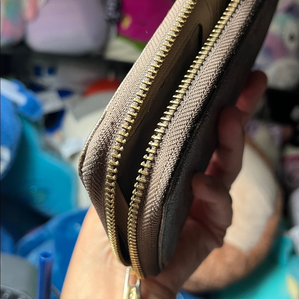 Michael Kors Tan Wristlet Clutch GUC - Picture 5 of 5